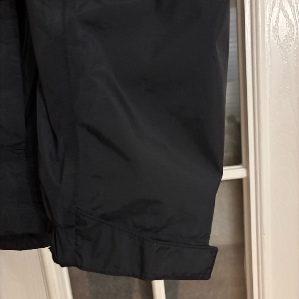 The North Face Men's Black Raincoat - Picture 7 of 13